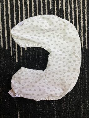 Pottery Barn Kids Boppy Pillow Cover EUC Gray Brush Stroke Spots White Baby Kids